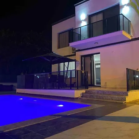 Moon Luxury Detached Вилла